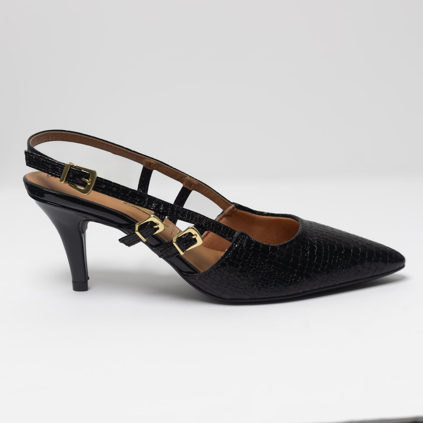 BUCC  | BLACK