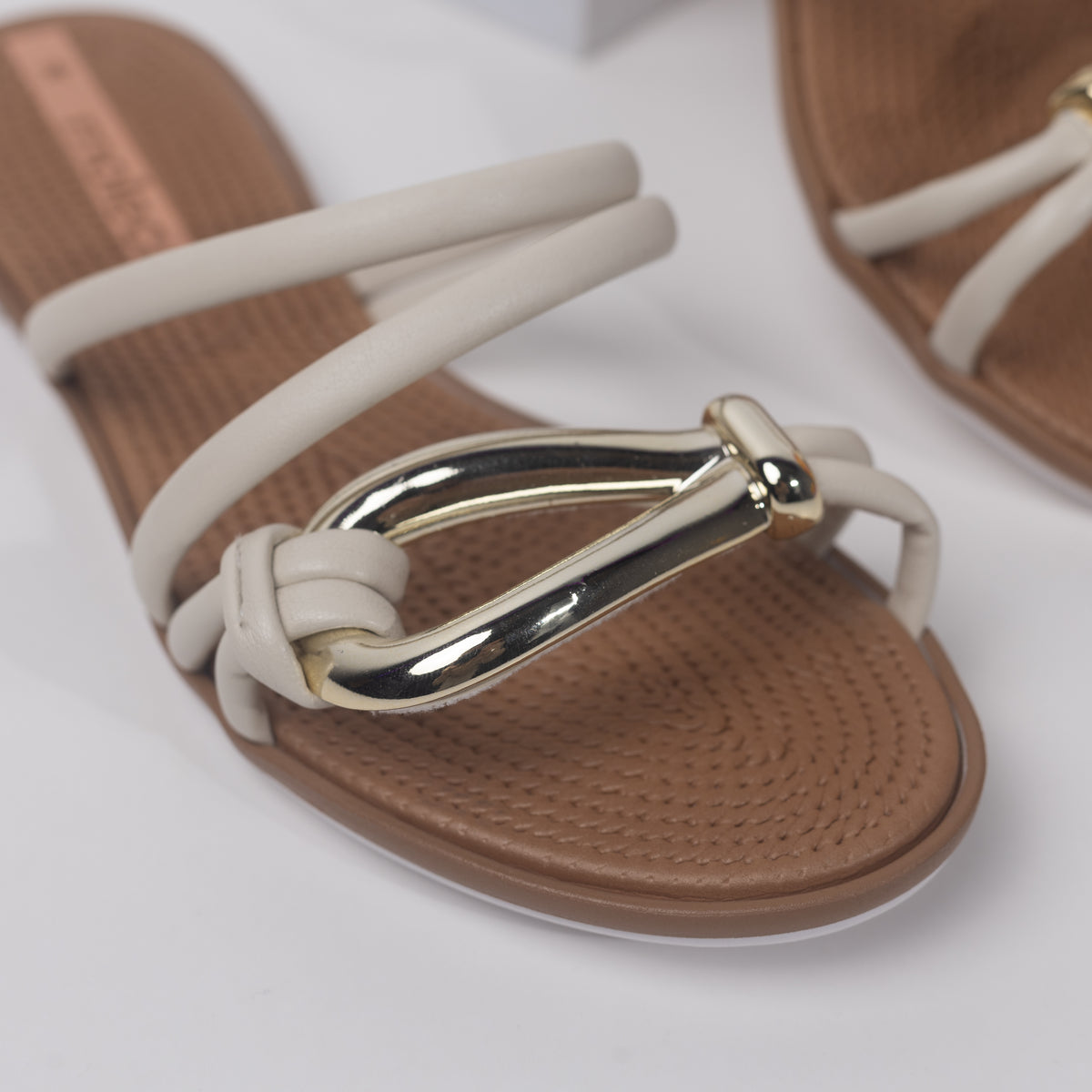ISHA SANDALS | BLANCO OFF