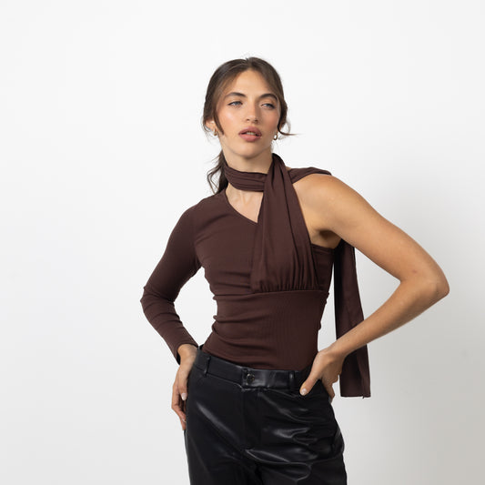 SCARLET TOP