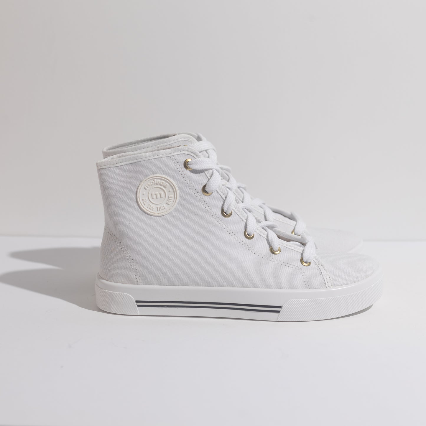 RAVEN | OFF WHITE